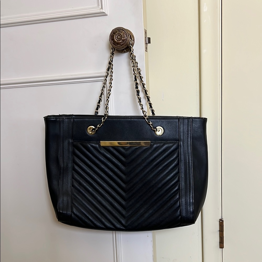Mossimo Supply Co Black Quilted Shoulder Bag with Gold Chain